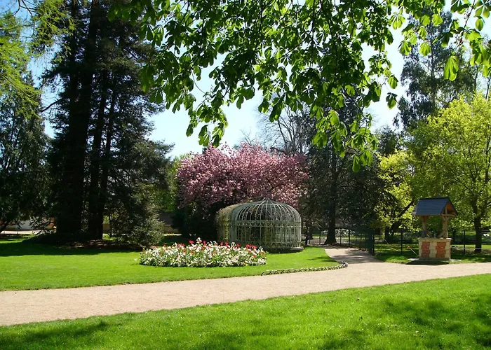 L\'Oiseau Blanc / Central - Piscine Du Lac